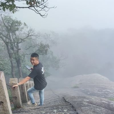 dong_de22963's profile picture. 热爱生活