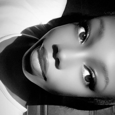 Freelance model |Baby Esq.⚖️| I sell pretty jewelries too @lustre.ng_ on IG