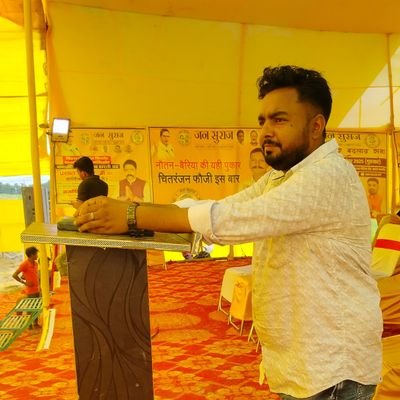 मेहनत अगर आदत बन जाए,
तो कामयाबी मुकद्दर बन जाती है !