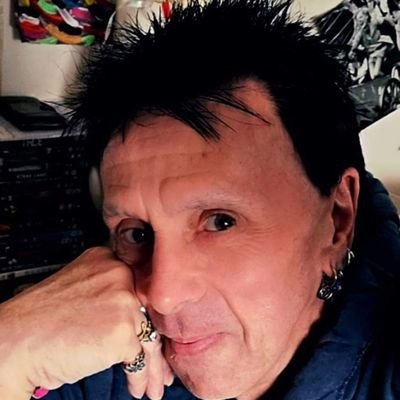 Visual artist 🎨 Photographer 📸Creativity only messured by imaginations 🇬🇧 Orthodox Christian ☦️ English Patriot 🏴 Christ is God 🙏