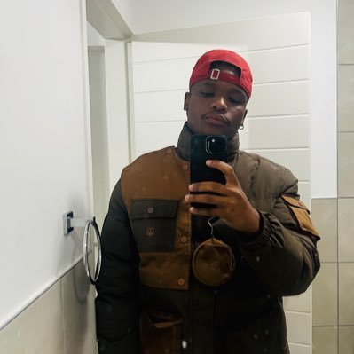 LwandoCossa's profile picture. Creative & Crafter. Tech and aesthetics collaborator. Product /Industrial designer. Drafting & 3D Modelling.