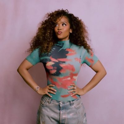 𝐇𝐞𝐫 music brings a different kind of vibe into the speakers. Some would debate she’s 𝐑𝐍𝐁 finest but the music explains for itself. 🎶 not real. parody acc