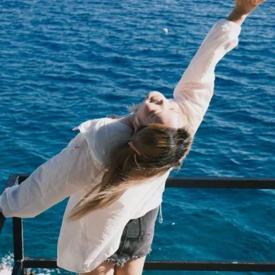 ArianaC57060008's profile picture. 🛠 ex-Temu → now 🚀 AI superuser + Startup + marketing stories
🐶 Dog parent | Also tweets about my dog sometimes 🐾