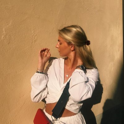 Working in the beauty industry. I like hiking. 🧳🛹🧘♀️🏌🏻♀️Beauty is a rational design. 🧍♀️💫🚫Reject pornography