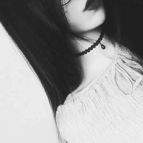 freakinglondon's profile picture. Le gusta lo caro, se moja si la toco