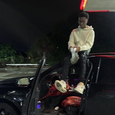 darockstarchild's profile picture. here for a good time not a long time