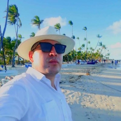 Abogado U. de Nariño. Constitucionalista U. Externado de Colombia. Mg Criminología y Política Criminal U. Santo Tomás. Derecho Penal - Derecho Disciplinario.
