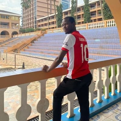 Dad. Live. Love. Laugh. Arsenal. Sunsets. Writer. Editor. Media/Comms/Tech @phoenix_browser. Cats. Music. Movies. Simplicity fascinates me. Poet. Humour.