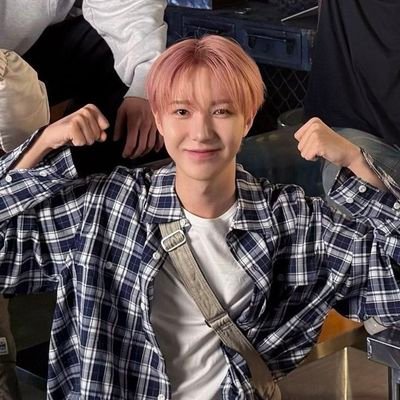 ﹙𝐑𝐏 ╱ 𝟮𝟬𝟬𝟬﹚#런쥔 ° #黄仁俊 →better known mononymously as 𝗥𝗲𝗻𝗷𝘂𝗻. he is the lead vocalist and the lead dancer of 𝗡𝗖𝗧 𝗗𝗥𝗘𝗔𝗠. B2K