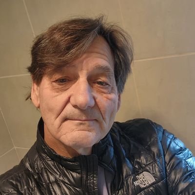 VladimirVonTeme's profile picture. Happy content peaceful.