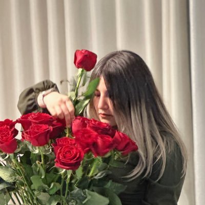 l_ame_enchantee's profile picture. خیلی چیزا بلدم ولی هیچکدومش من رو تعریف نمیکنه.  اگر من رو میشناسی عبور کن.