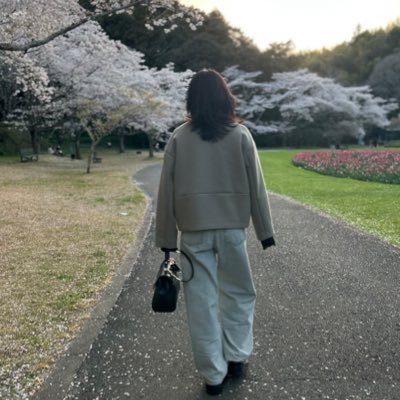 子宮頸がん。婦人科で検診(6/6)→ HSIL(6/20)→コルポ組織診(7/9)→CIN3(7/25)→円錐切除(9/3)しました。病理で1B2期(9/12)。 CT、MRI結果待ち。広汎子宮全摘予定。子あり・夫なし・アラフォー。 同じように治療中の方、経験者の方と繋がりたいです。わからないことだらけで勉強中です。