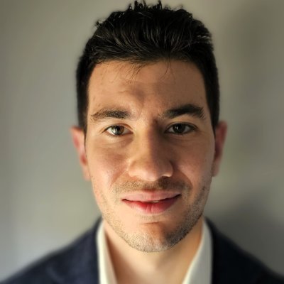 Profesor de derecho administrativo en la Universidad de Málaga. Doctor en Derecho