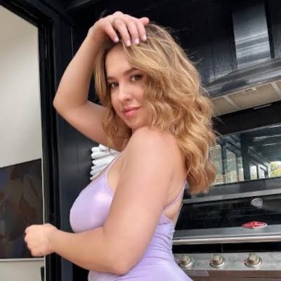 WillisEmma29056's profile picture. hey I’m a masssage therapist I do all kind of massages with good rates