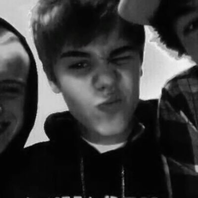 2muchbieber_'s profile picture. on my jet bitch