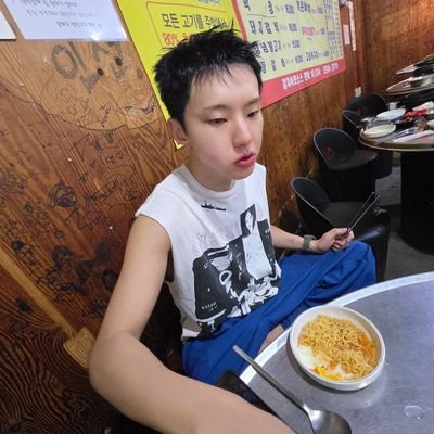 kwoneurng's profile picture. seventeencarat🩷🩵