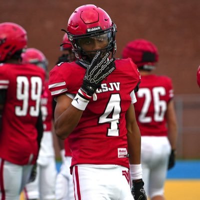 WR • 5’10ft • 150lbs • HS: College Saint Jean Vianney• 4.6u 40⏱️• 2026🇨🇦 2028🇺🇸• email: adenrigon4@gmail.com •☎️: 514-576-1742 •IG: adrmania4