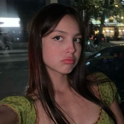 Just a 16 year old autistic lesbian who loves to overthink 💕