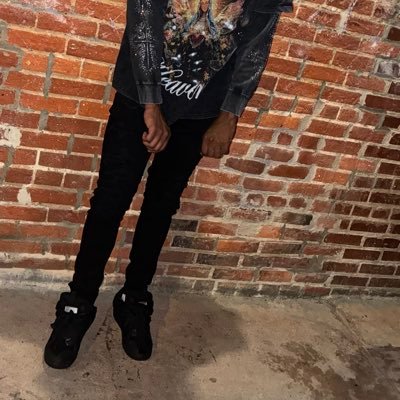 ETB 4L 🖤 IG :_rondo00……. i just be tweeting song lyrics, this shit all CAPP
