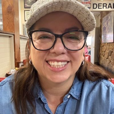 PaulaOcamp20191's profile picture. 