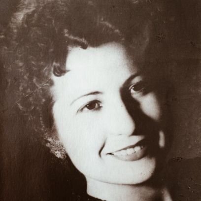 CatalinaWadi's profile picture. Porque tú cuerpo estaba enfermo ahora viajas en el mío 
Siempre te voy a recordar