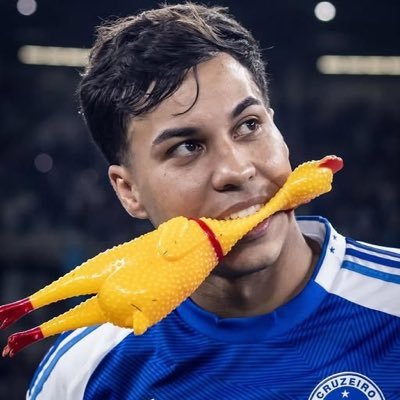 yfsluis44's profile picture. 