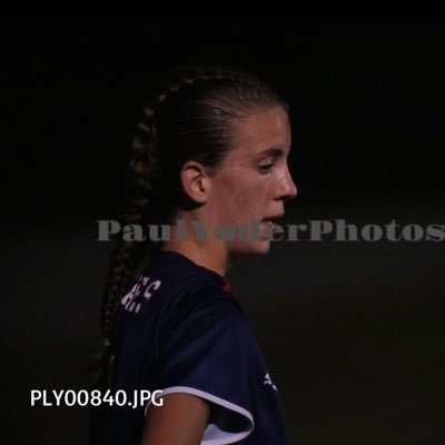 kb_soccer2028's profile picture. ✝️ | Bellmont High School | Class of 2028 | 4.0 GPA | Attacking Midfielder | BHS Girls Soccer #27 | FWSC U19 Stuttgart #4 | 📩 kaitlyn.barton28@gmail.com