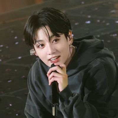 °•Dreaming in purple•°
♡Jungkook by heart♡OT7̴🐋
★ 𝓑𝓣𝓢 ★
✰𝓐𝓡𝓜𝓨 ✰
⟬⟭•◡•⟭⟬