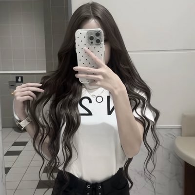 qyepTbdVpZ57699's profile picture. 20