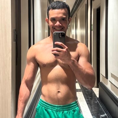 🔥 Adult content creator | Open for collabs & bookings | DM for inquiries | Subscribe: Telegram @TheSexiestMe | JFF: https://t.co/gjx1yrIES1