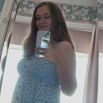 glitchylisa's profile picture. 24 || TS, ZE & LM 🩷🩵 || LUFC 💛💙🤍