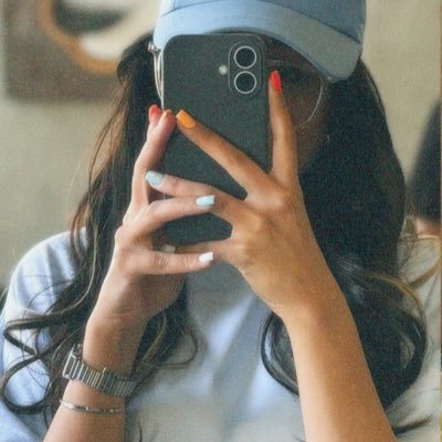 peidam_nakon's profile picture. اینجابلند‌بلند‌فکر‌میکنم //. هُنَـــردوست‌و‌یکم‌مَند.