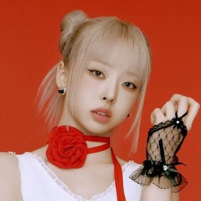 An update account for everything regarding the model and idol VIVI #비비 #黃珈熙