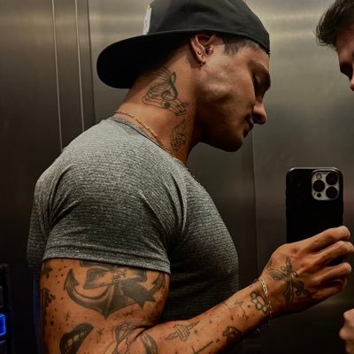#AICALICA Produtor e Cantor | Brincando com Fogo 1 e 2 - Netflix | De férias com Ex - MTV e Paramount | Tiktok e Instagram : @davikneip