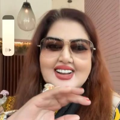اعشق وطني و لا اسمح لك بالعبث به ، حره في أرائي لا تتدخل بهذه الاراء الوطنيه و تُرفع دعوه قضائيه ، الامر لا يعنيك ، سأكتب في حب وطني و مصلحته .