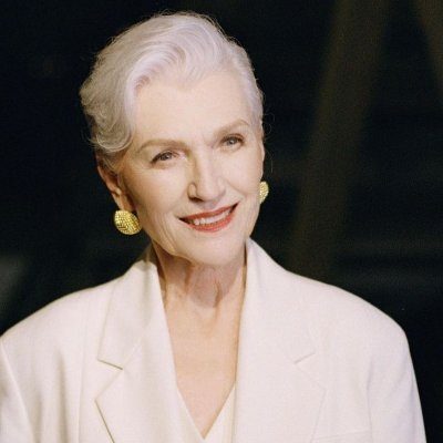 Author of A Woman Makes A Plan, now in 32 languages & 100+ countries L Doctor Of Dietetics Supermodel (5 So ItsGreatToBe77.
Manager: anna@mayemusk.com