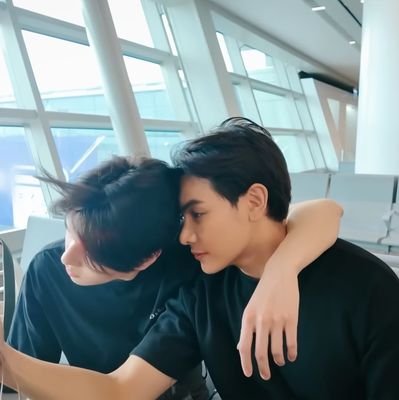 Enjoyed many ships, I hype who I want, this is my acc, not dinas sosial 😉