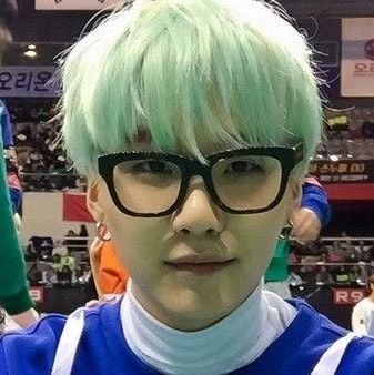 You (You), you are (You are) my universe
And I (I) just want (Just want) to put you first 💜OT7🍀 bias change every day 🥲
fan account for BTS BTS BTS only🙂