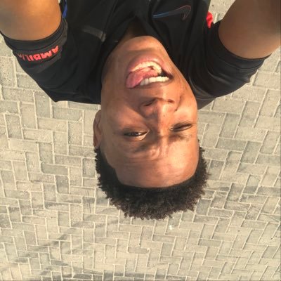 Colincompanhia's profile picture. O caminho do tolo é reto aos seus olhos, mas o que dá ouvidos ao conselho é sábio 🧠.