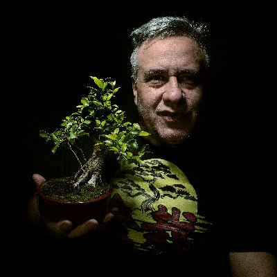 Direita que defende ditador comunista, NÃO E DIREITA e esquerda infiltrada !!!