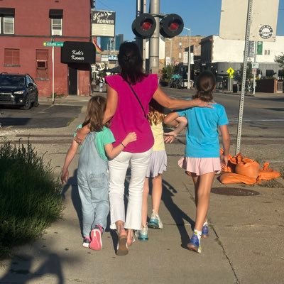 flowerladyct's profile picture. CUT FLOWER FARMER. SOURDOUGH BAKER. GRANDMA.BELIEVER. PATRIOT. @goldenhourdahlias IG