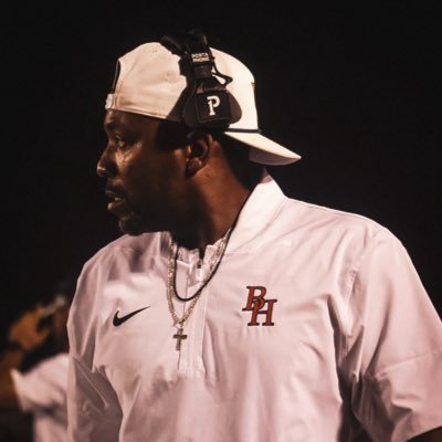 Believer•Husband•Father•Assistant Head of School for Student Life/DB Coach at The Brook Hill School •2x Varsity Football/Track State Champion 🏆🏆•Joshua 1:7-9