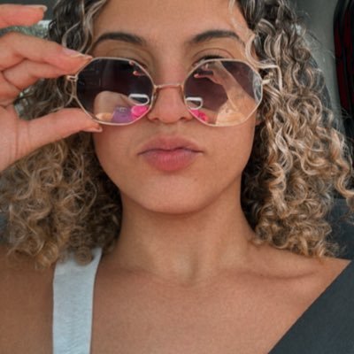 euamileyy's profile picture. Sou fitness: levanto copo e corro atrás de dinheiro