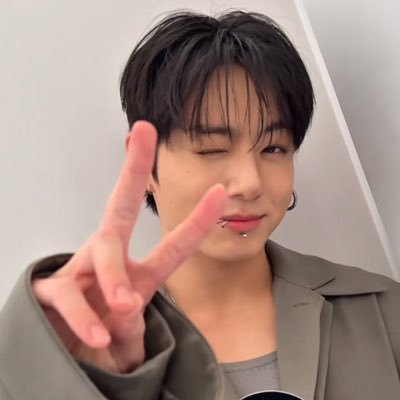 JIMIN!!!!!!!!! my bias is jikook and my degree is vminology. https://t.co/TnToIx56mw 🔞
