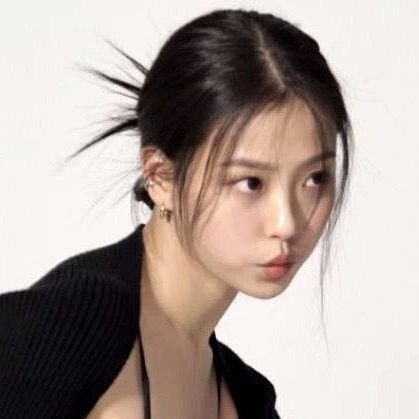 guozmic's profile picture. digital escapism