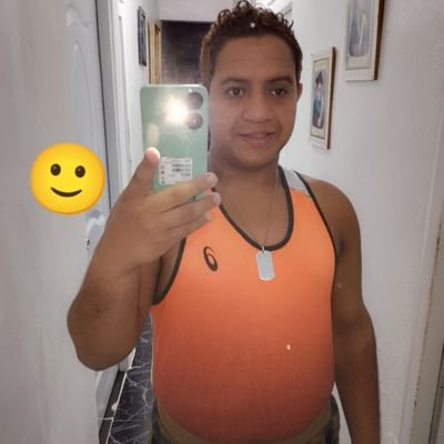 yo soy joven estudioso y trabajador social y empresario