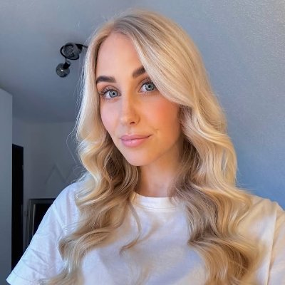 Sadcry82759351's profile picture. Life is not just about survival, it's about art. 🍷 Enjoy every moment of beauty with your heart and make every day a reason to celebrate.
