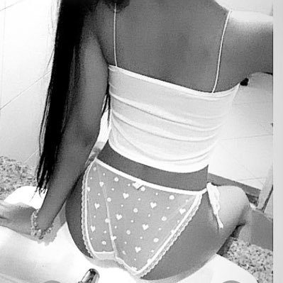 _iikluay's profile picture. เลิฟเวอร์หนุ่มแว่น💅🏻 ไม่ทักใครก่อน🤍🎀 ไม่ชอบคนคว..ใหญ่ เข้าแอคล็อคคุยเล่นได้ นัดได้ ชวนเที่ยวได้ ไม่พร้อมเข้างดทัก กูบล็อก!! กูด่าแน่ ถ้าไม่เข้าแล้วเสร่อทัก