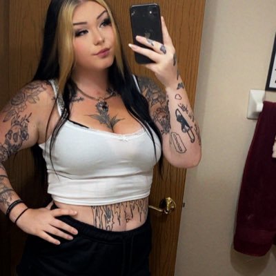 sweetheartxo5's profile picture. 💗25y/o🖤 bi🏳️‍🌈Hot| curvy| alt/egirl| tatted|stoner🍃|milf🥵|😚 spoil me💰💸 ✨your internet crush✨. NO MEETS!!!!