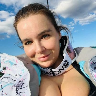Cosmetologist 💆♀️💇♂️
Single 🧚♂️
it's been a longtime on here, I'm back to make new friends, please follow my account